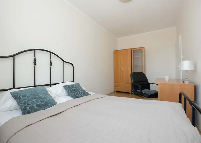 Family With Balcony And Remote Work In By Renters * Βαρσοβία