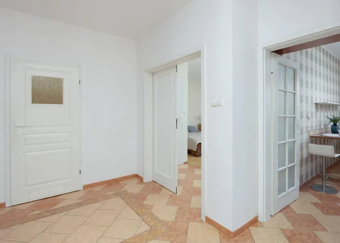 Appartamento Family With Balcony And Remote Work In By Renters