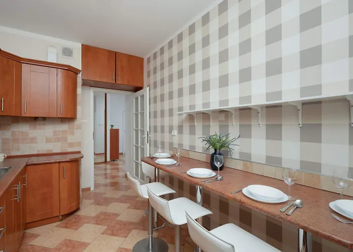 Family With Balcony And Remote Work In By Renters Appartamento *